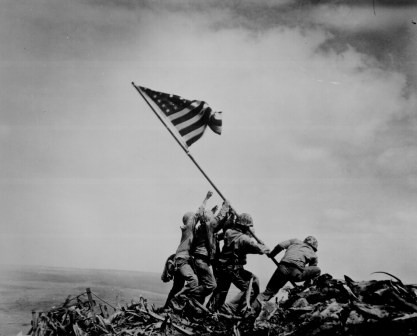 Marines izando la bandera en Iwo Jima (Joe Rosenthal)