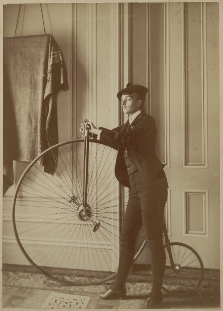 Autorretrato de Frances Benjamin Johnston - Quien tiene miedo a las mujeres fotografas
