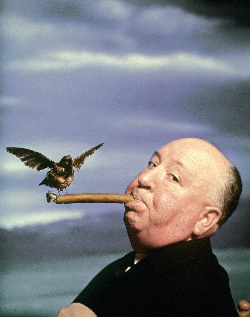 USA. British filmmaker Alfred HITCHCOCK, during the filming of "The Birds". 1962.